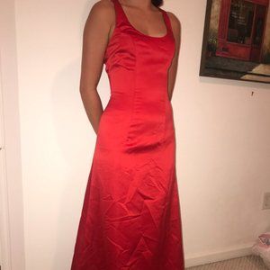 RED FORMAL LONG DRESS **NEW CONDITION**